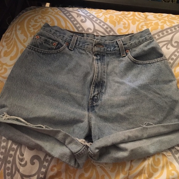 High Waisted Levi shorts