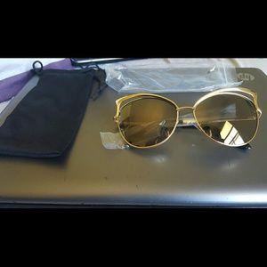 Cat eye sunglasses