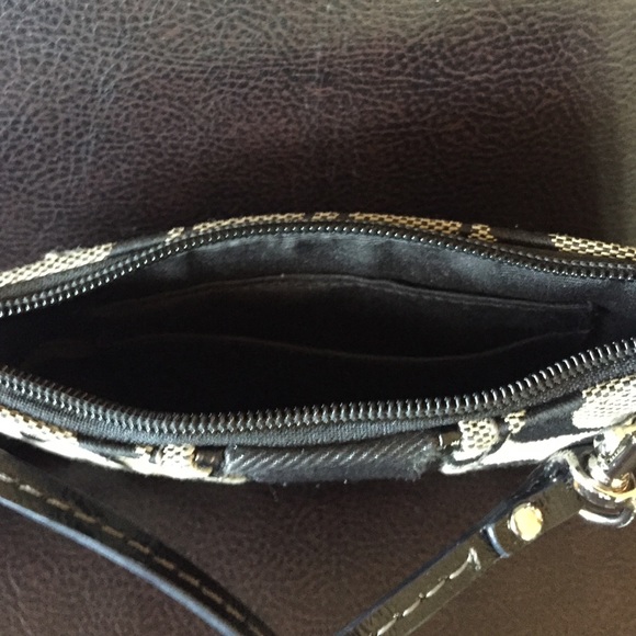 Coach - Picture 3 of 3