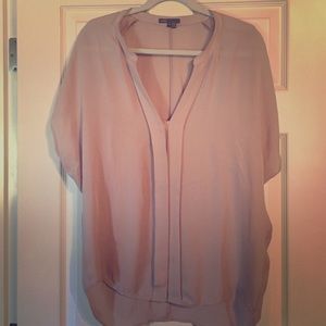 ✨SOLD 💥Very nice light pink Vince top
