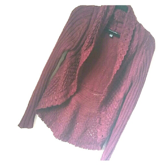 ❌❌SOLD❌❌Burgandy knitted cardigan