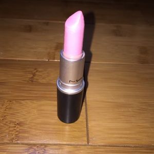 M.A.C. SNOB Lipstick