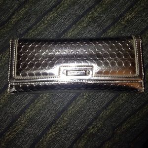 Matching wallet to Nine West purse