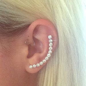 Ear crawler earring