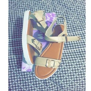 Platform sandals 💋