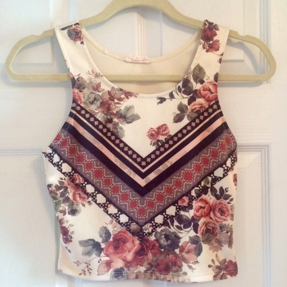 🎉SOLD🎉Floral crop top - Picture 1 of 2