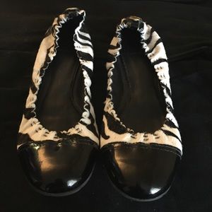 A Tory Burch ballerina flat