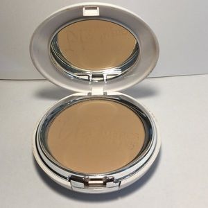 It celebration foundation color medium gently used