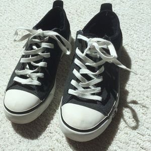 UGG Australia Women's Evera Denim Fashion Sneaker