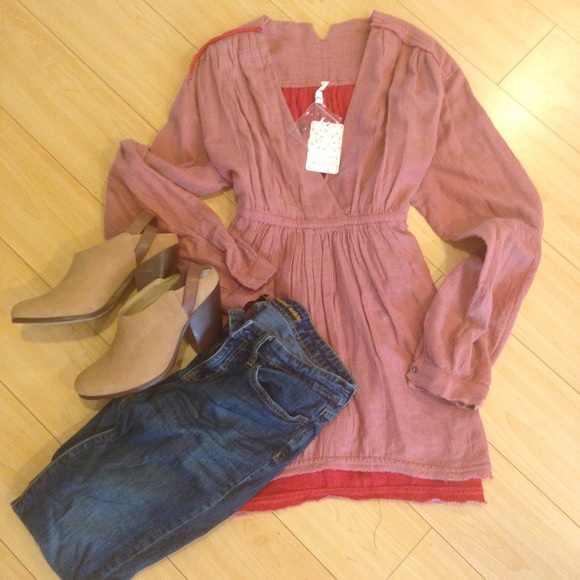 🍂Free People flowing top with draw string back🍂