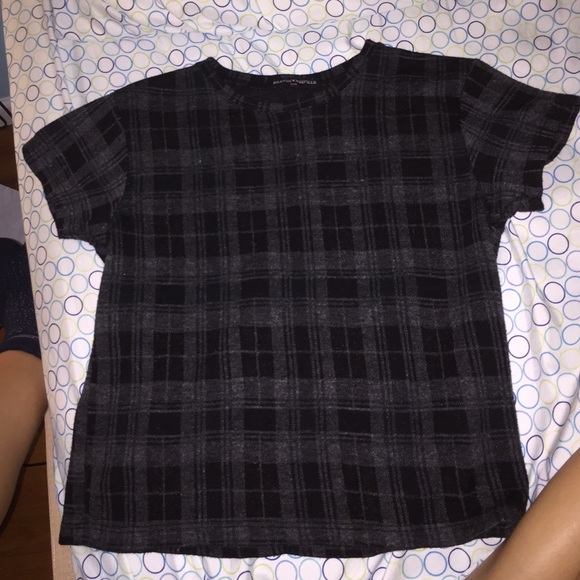 SOLD Brandy Melville grey plaid crop top - Picture 2 of 3