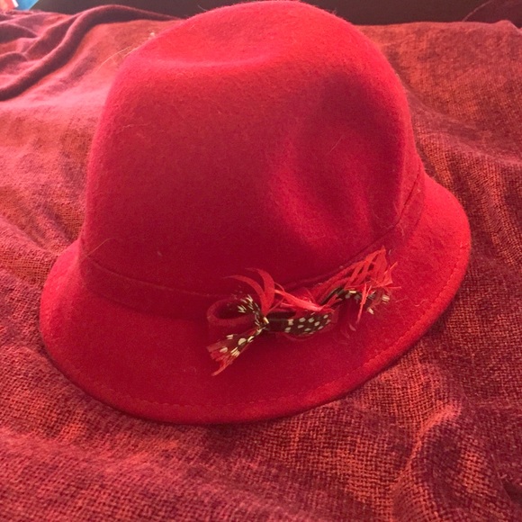 Red 20's style hat
