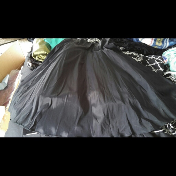 STUNNING black evening gown - Picture 2 of 3