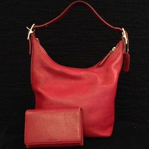 Coach Hobo Bucket bag matching wallet included! ⭐️