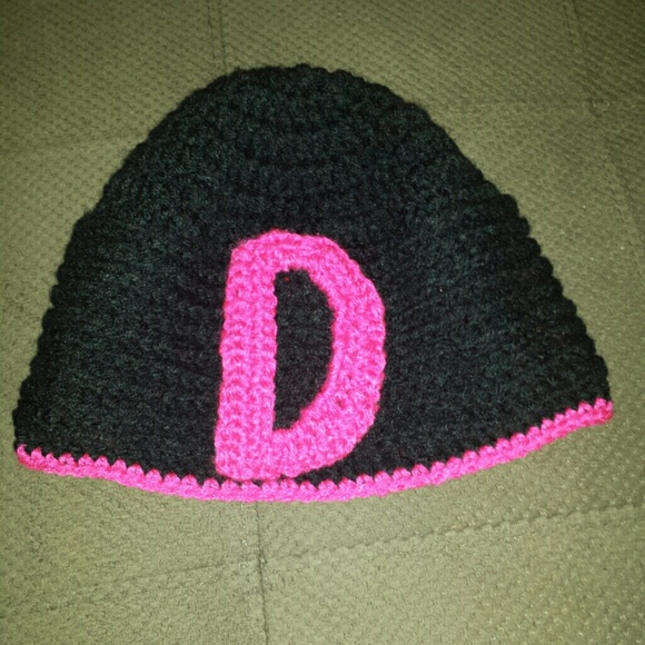 Team beanies - Picture 3 of 3