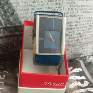 Nixon blue the motif