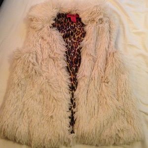 NWOT faux fur vest cream color