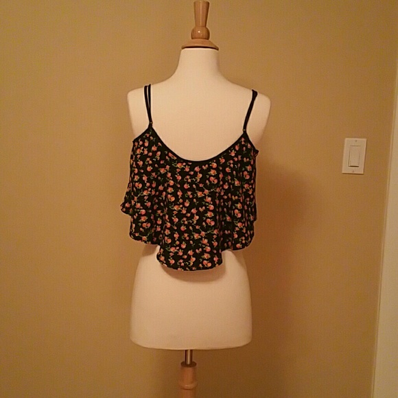 Cute crop top - Picture 2 of 2