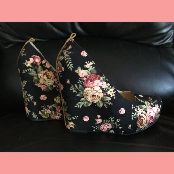 Soda Floral Wedges