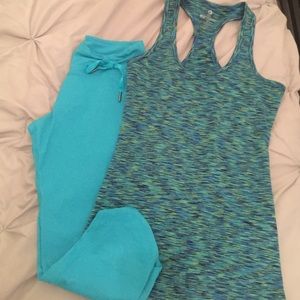 Bundle Sale🎉🎈 Tank and Capris for 10.00!