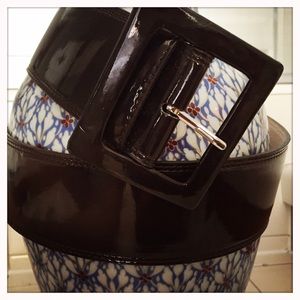 💄 REDUCED 💄 Brown Patent Leather Belt