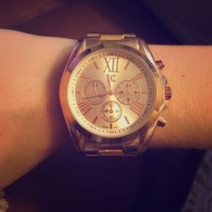 Rose gold boyfriend watch