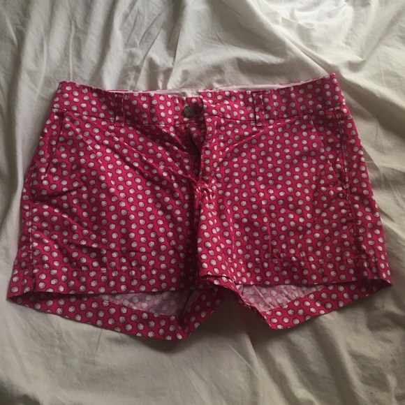 Old Navy 3" seashell chino shorts