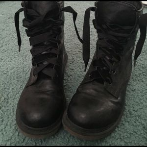 Combat boots