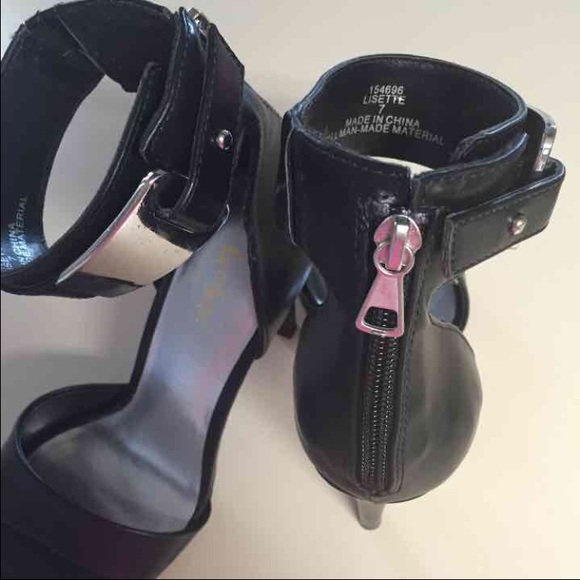 NWOT Sexy 4" Strappy's - Picture 3 of 4