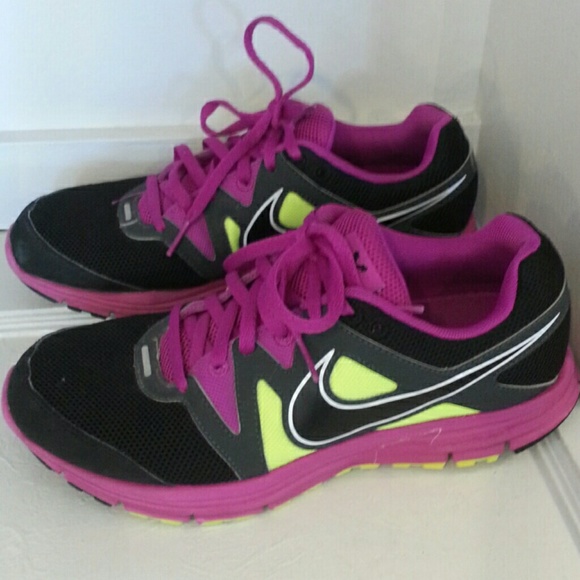 Nike fitsole running shoes