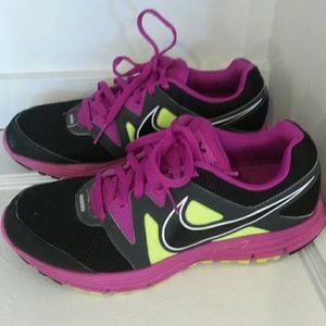 Nike fitsole running shoes
