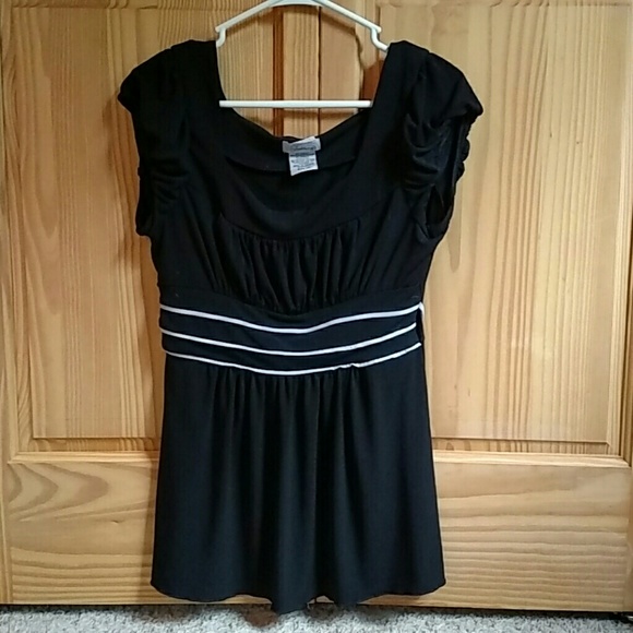 Speechless Black and White Dressy Top