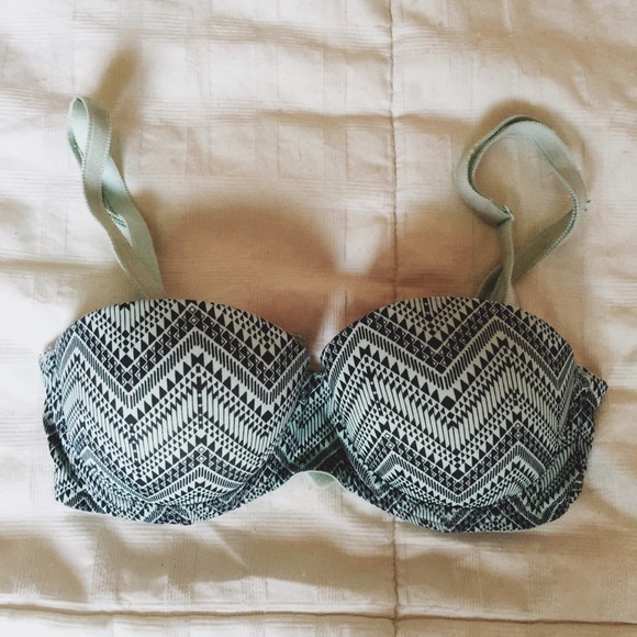 VS Pink bra