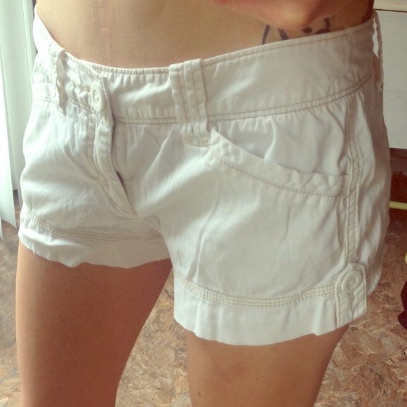White shorts from Aeropostale.FREE W/ ANY PURCHASE