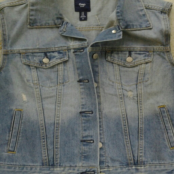 Vest - Picture 3 of 4