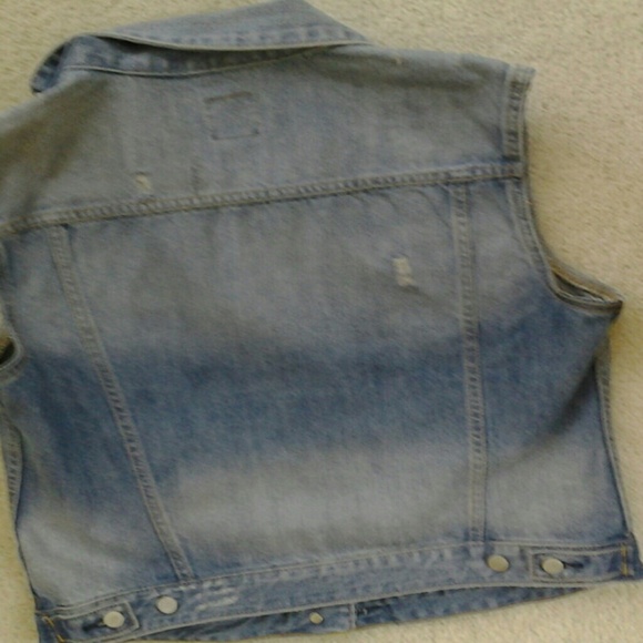 Vest - Picture 4 of 4