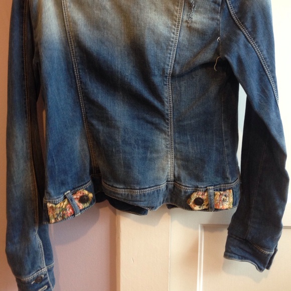 Jean jacket - Picture 3 of 3