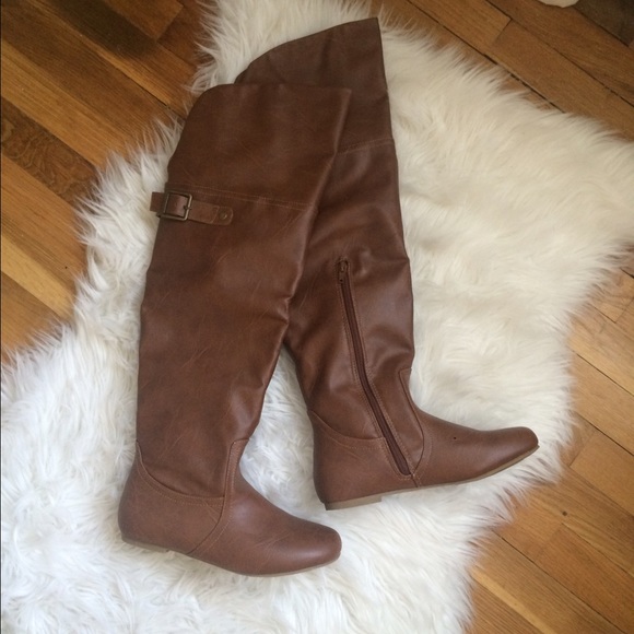 *WORN ONCE* Brand new chestnut faux leather boots