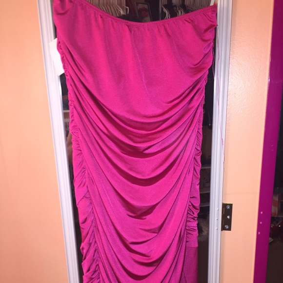 Strapless hot pink dress - Picture 2 of 3