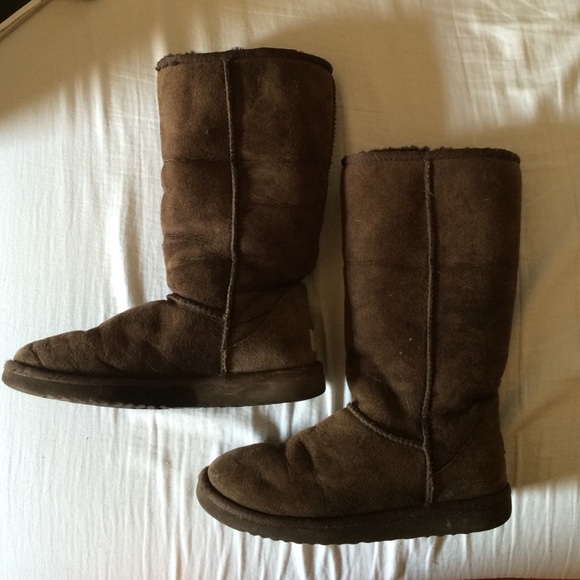 Size 8 UGG Boots, Calf Length