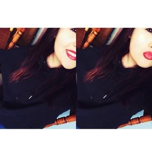 Meet your Posher, Caitlin