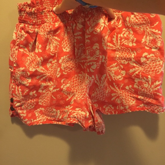Shorts - Picture 2 of 3
