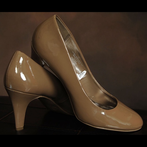 Merona Tan Heels, Size 11