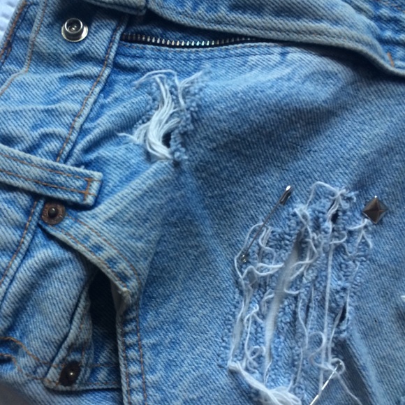 Hand made Levi's studded shorts - Picture 4 of 4