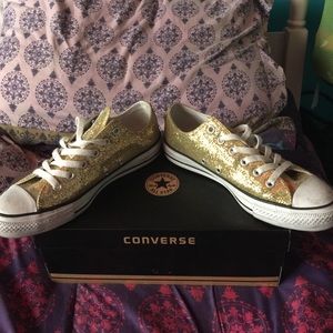 Gold glitter converse