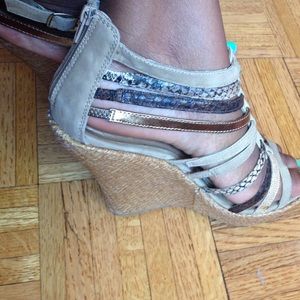 Perfect Summer Wedged Sandals