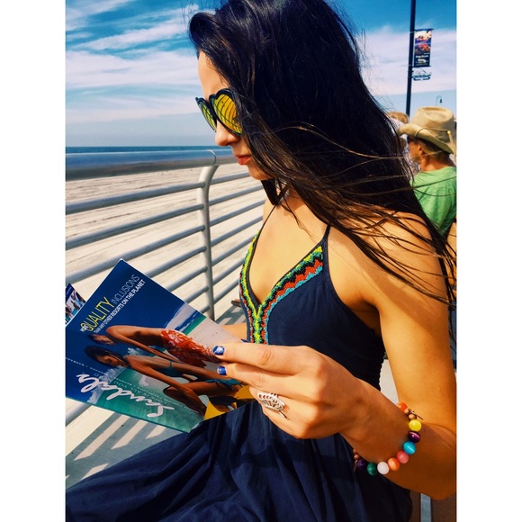 Meet your Posher, Elizabeth - Picture 2 of 4