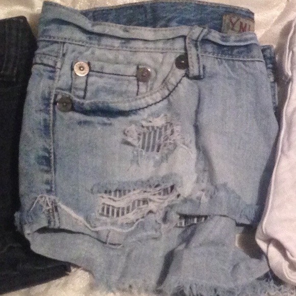 Fringed shorts, super cute.