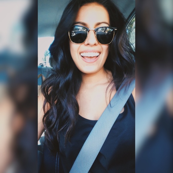 Meet your Posher, Julissa