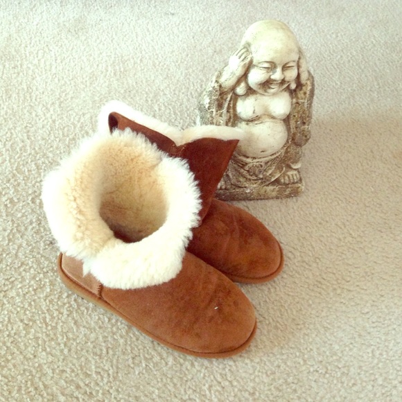 chestnut bailey button uggs